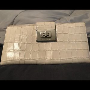 Michael Kors Clutch